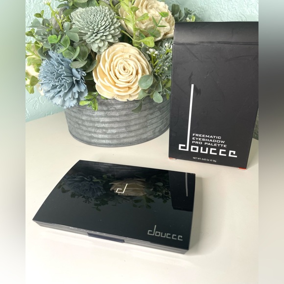🟤✨ Doucce Freematic Eyeshadow Pro Palette - Picture 3 of 4